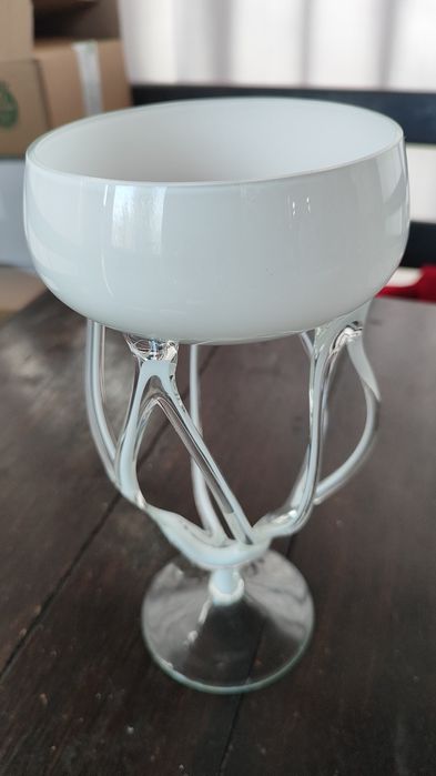 Kielich kieliszek dekoracyjny Krosno biały zdobiony dekoracyjny