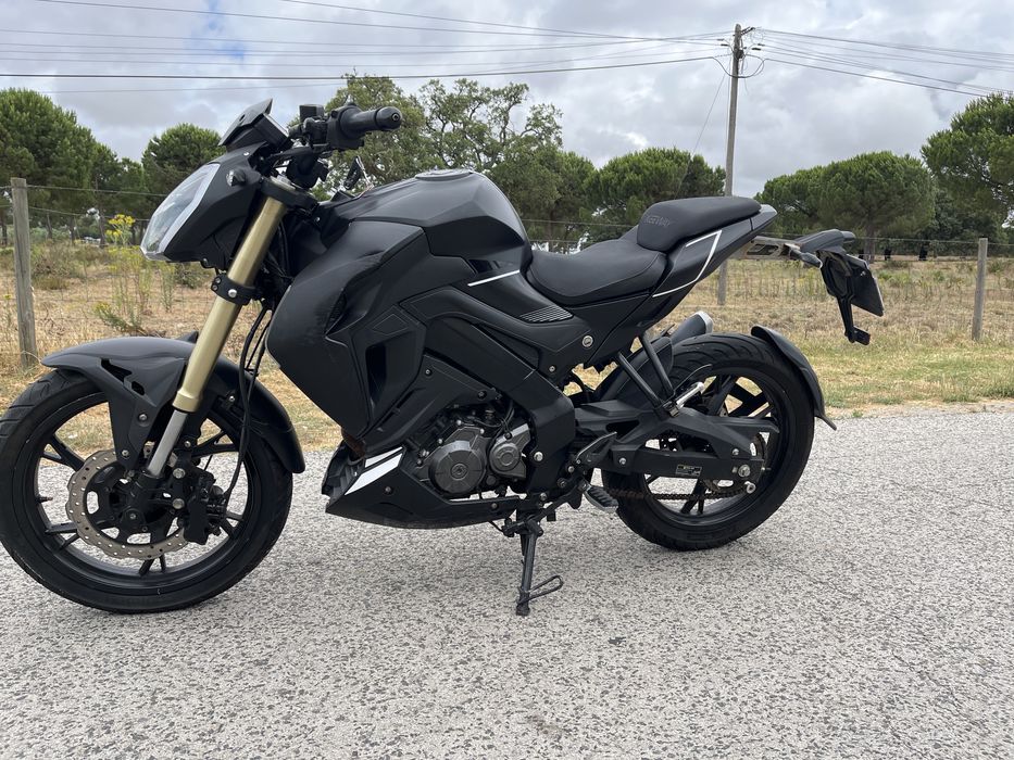 Keeway RKF 125 impecavel