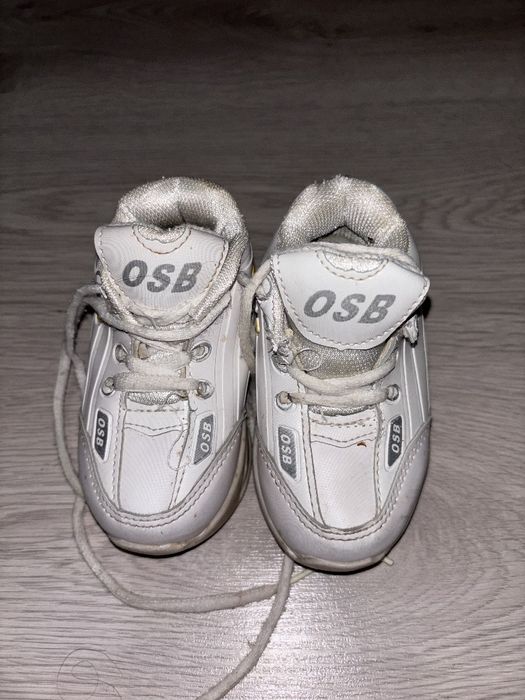 Кросівки для дитини від 6 місяців до року