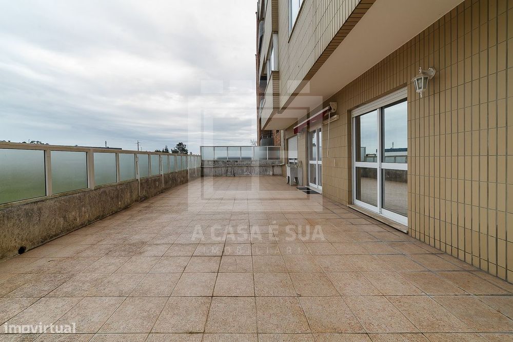 Apartamento T2 c/terraço 64m2+ 2 lug garagem+arrumos ATotal 197m2 — Rio Meão, Aveiro