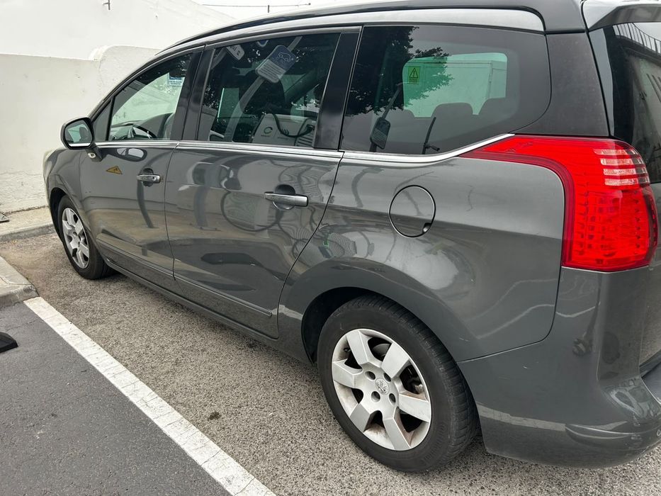 Peugeot 5008, 2013року foto 5