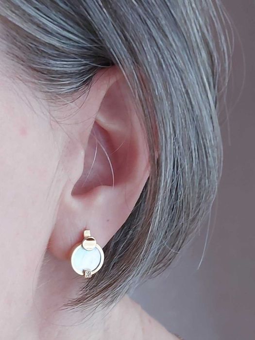 Сережки золоті з фіанітами і перламутром арт.449707 Tango