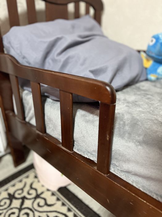 Ліжко підліткове натуральне дерево + бу матрац