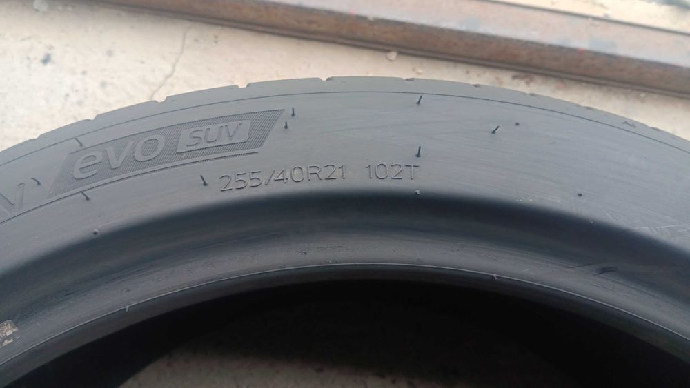 255/40/21 Hankook ion evo suv