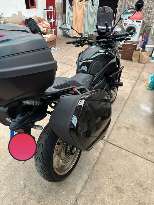 Yamaha Tracer 7 GT com extras (topcase 50L e barras proteção)