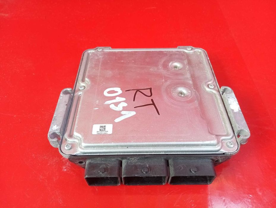 Блок керування двигуном 2.0 Diesel LDN Renault Trafic 2 8200666516