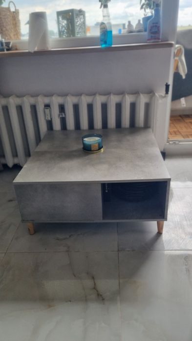 Stolik kawowy. Beton