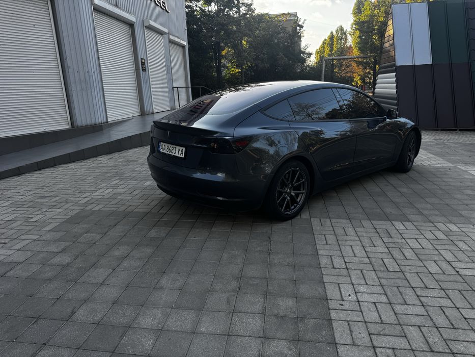 Продам TESLA 3 LONG RANGE 2018
