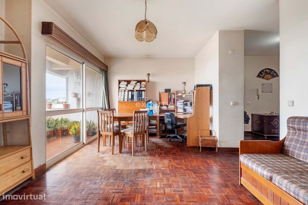 T2 com Vista Porto do Funchal no Último Piso | Conde de Carvalhal, Mad