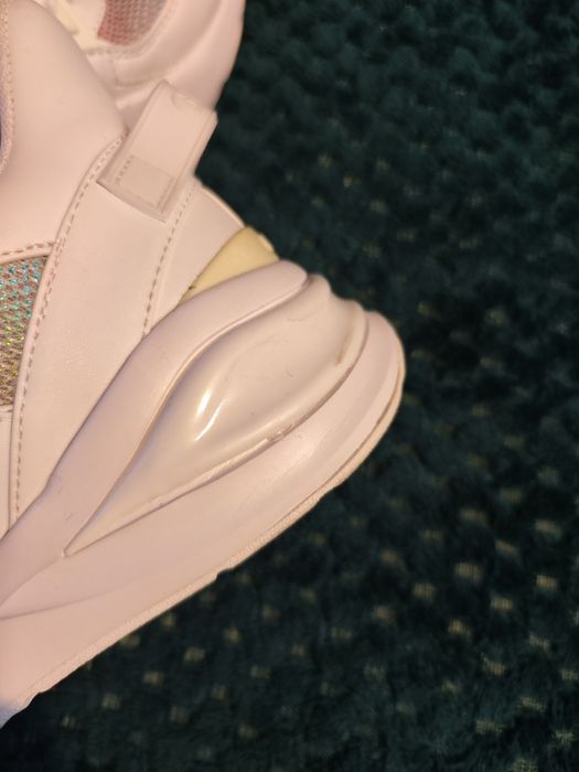 Buty guess raz założone