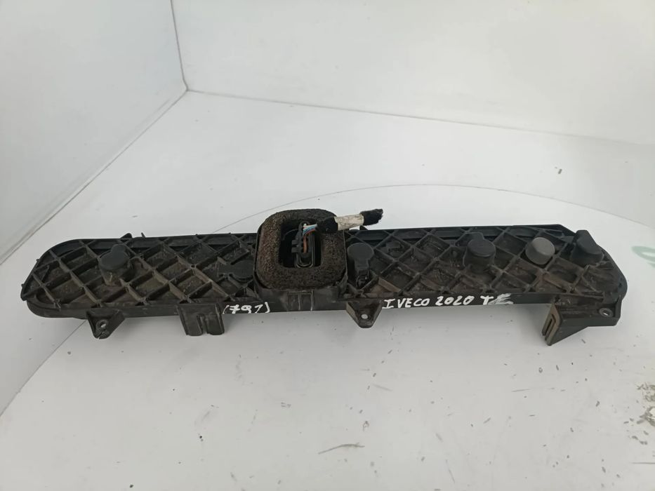 Suporte lâmpada esquerdo IVECO Daily VI