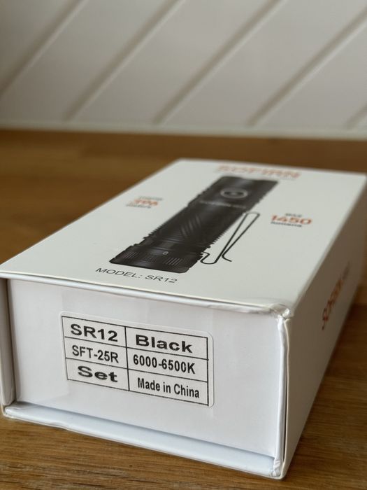 Latarka miotaczowa Sofirn SR12 1450 lm z akumulatorem 18650