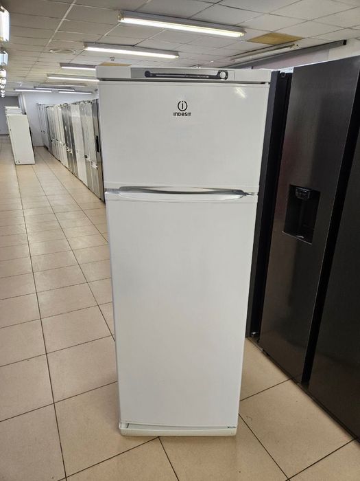 Холодильник Indesit з морозилкою бюджетний доставка МАГАЗИН ТЕХНІКИ