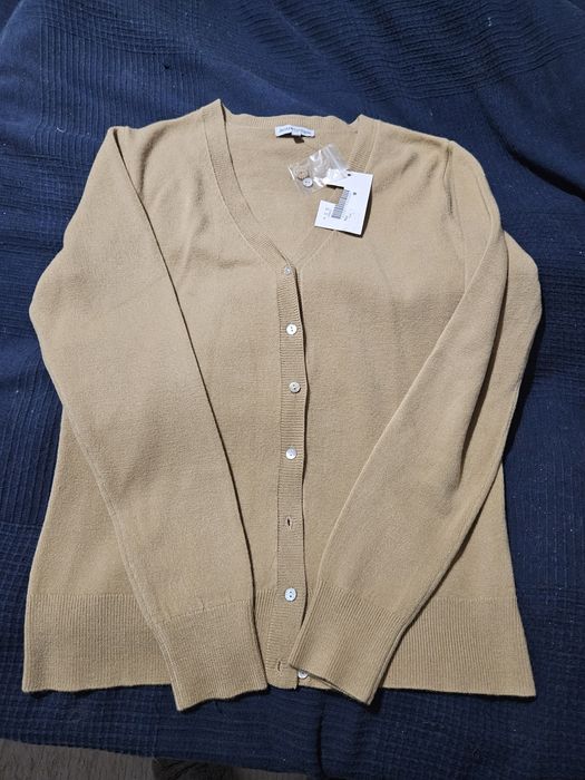 Roupa de mulher e cinto