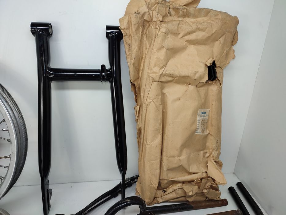 Fabrycznie nowe części DDR MZ ETZ 125 150