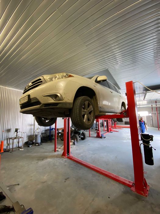 б/у двухстоичный подъемник для СТО. Готов к отгрузке.