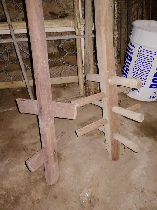 Rodos para mexer o mosto