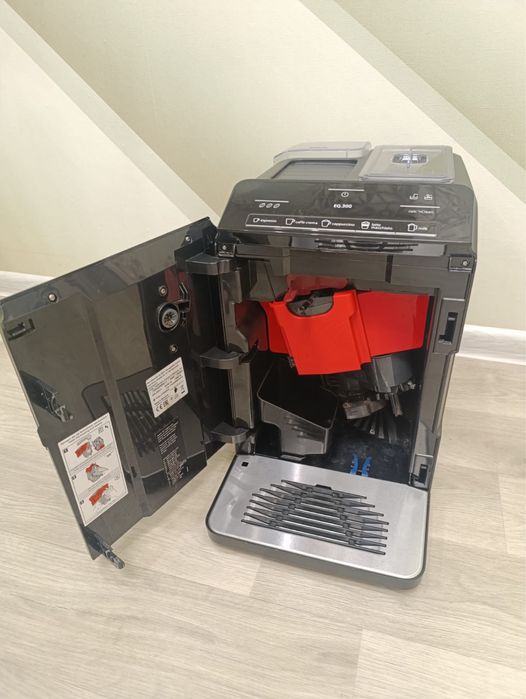 Продам новую  кофемашину Siemens EQ.300