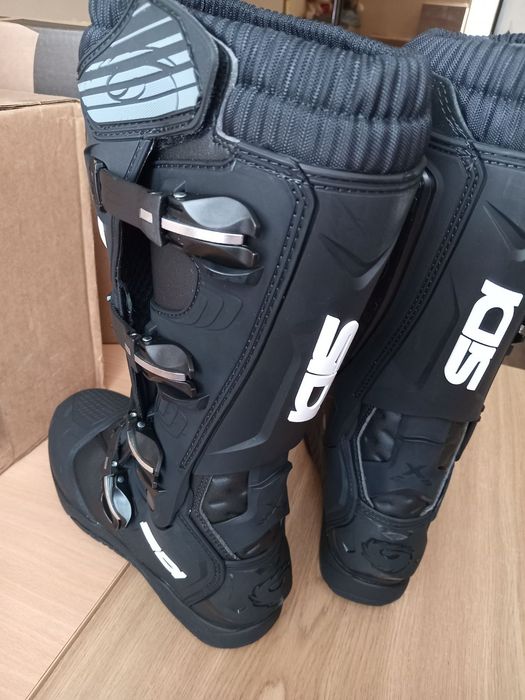 Мотоботи SIDI ендуро мотокрос мото боти
leatt fox alpinestars tech 7 kovi geon gaerne sg10 SG12