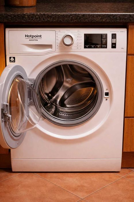 Máquina de lavar Hotpoint 8KG  – AINDA NA GARANTIA! COMO NOVA