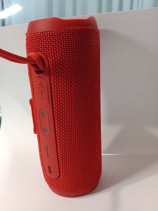 Колонка портативна JBL