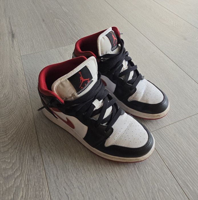 Ténis Nike Jordan
Tamanho 38