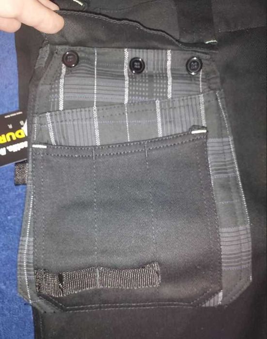 NOWE Spodnie robocze bardzo wytrzymałe.