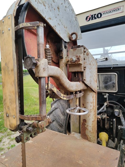 Piła taśmowa do drewna do traktora plus silnik elektryczny
