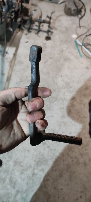 Продам лапку заводну для скутера.