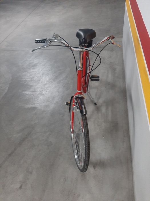 Vendo bicicleta vermelha