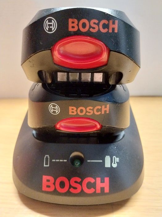 Baterias originais BOSCH 14,4 V: 1,5 Ah Li-Ion + Carregador