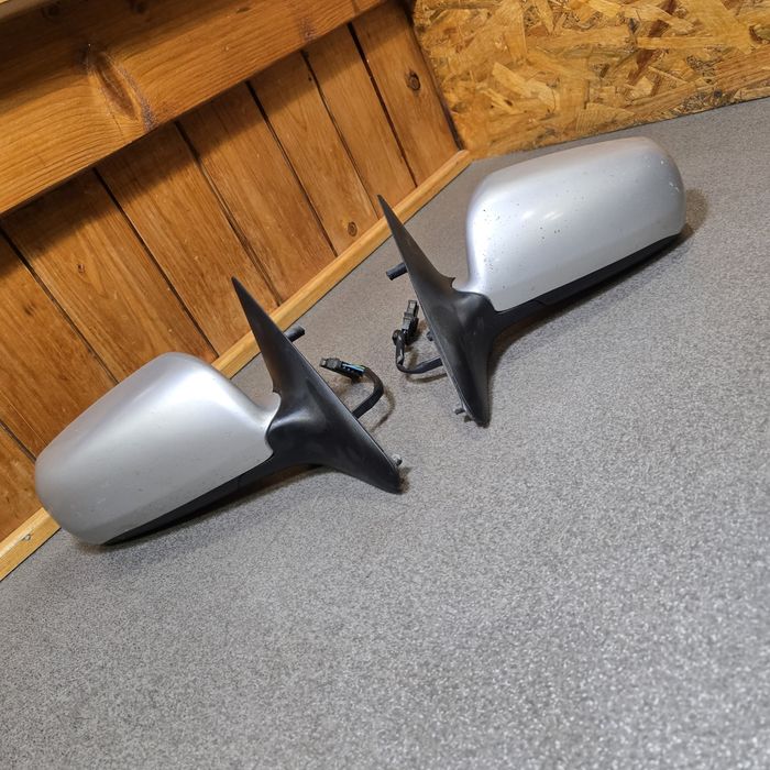 Дзеркало праве заднього виду Skoda Octavia Tour Шкода Октавія Тур