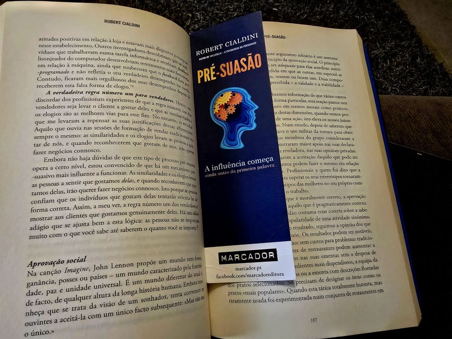 Livro "Pré-Suasão" de Robert Cialdini