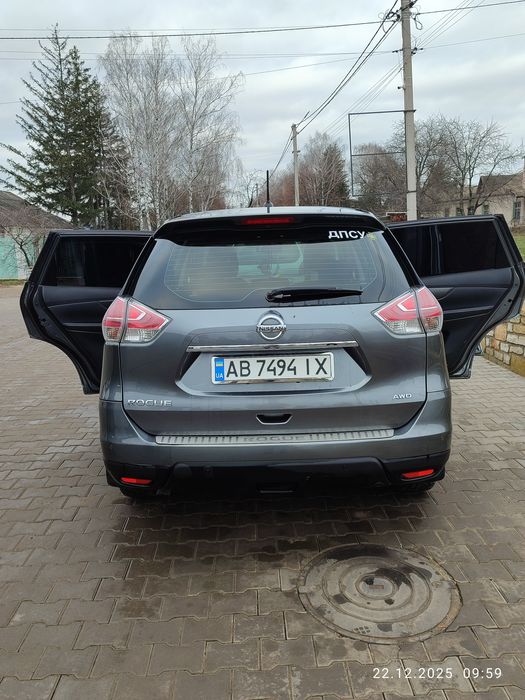 Автомобіль Nissan rogue