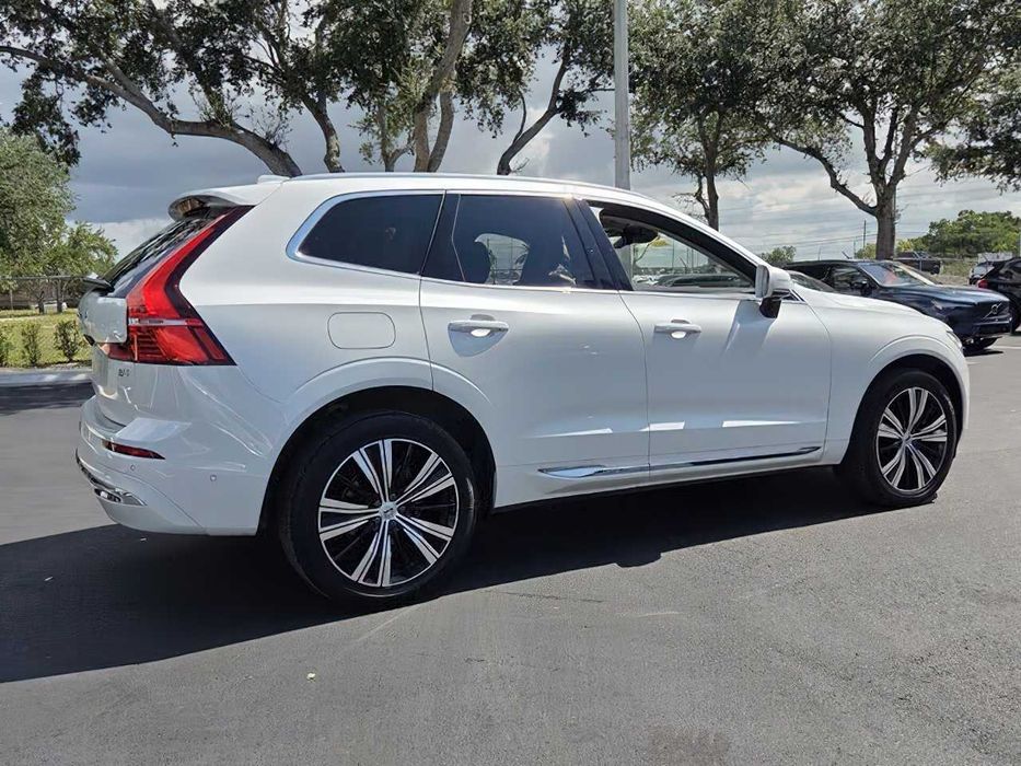 Volvo XC60 B5 Plus Bright Theme      2023