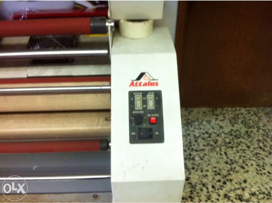 Vendo maquina de laminar attalus