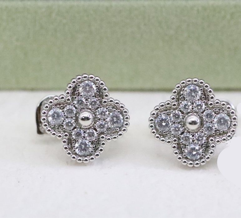 Kolczyki z cyrkoniami van cleef and arpels