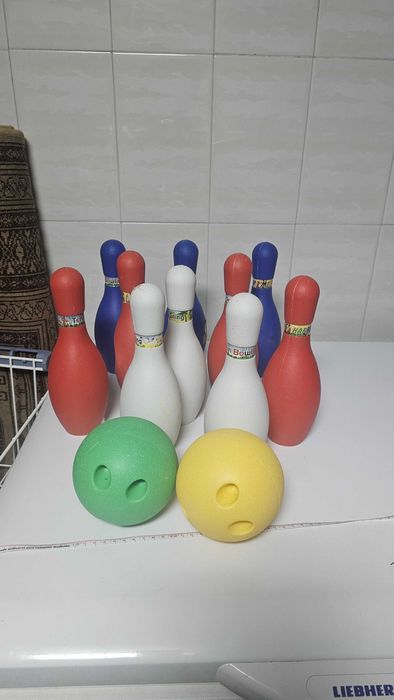 Jogo de bowling em plástico