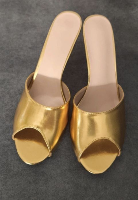 Klapki na obcasie 44/45