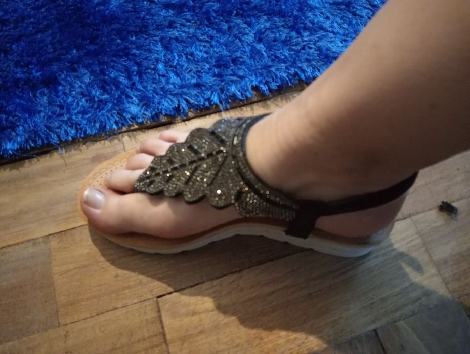 Vendo sandálias verão