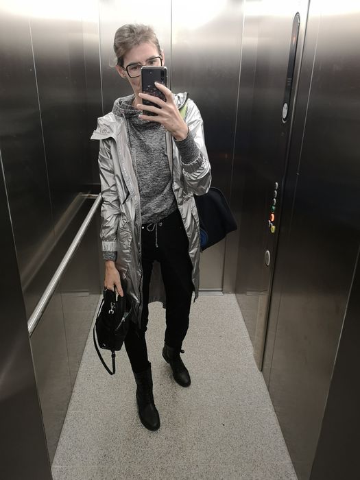 4F kurtka płaszcz wiatrówka przeciwdeszczowa srebrna 34/XS