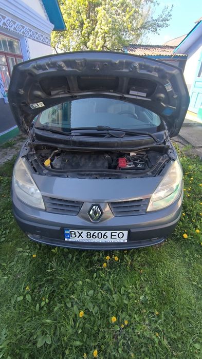 Продаєть авто Renault Scenic Megane 2006 року газ/бензин. 7 місць 205т пробіг.