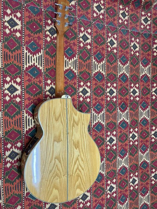 Guitarra para canhotos Ibañez