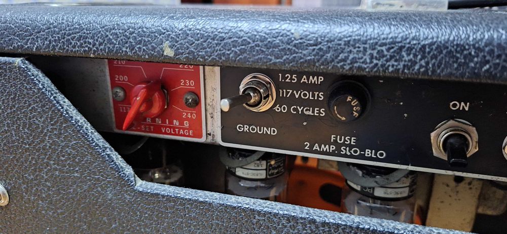 Amplificador Fender Vibrolux Silverface 1975