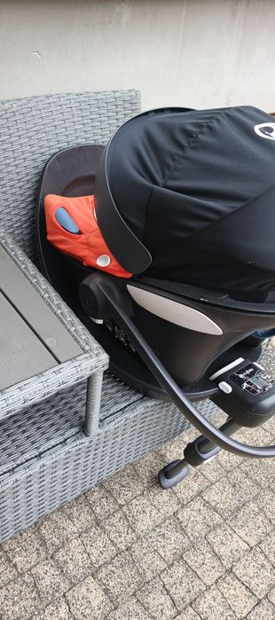 Fotelik cybex atumm z bazą