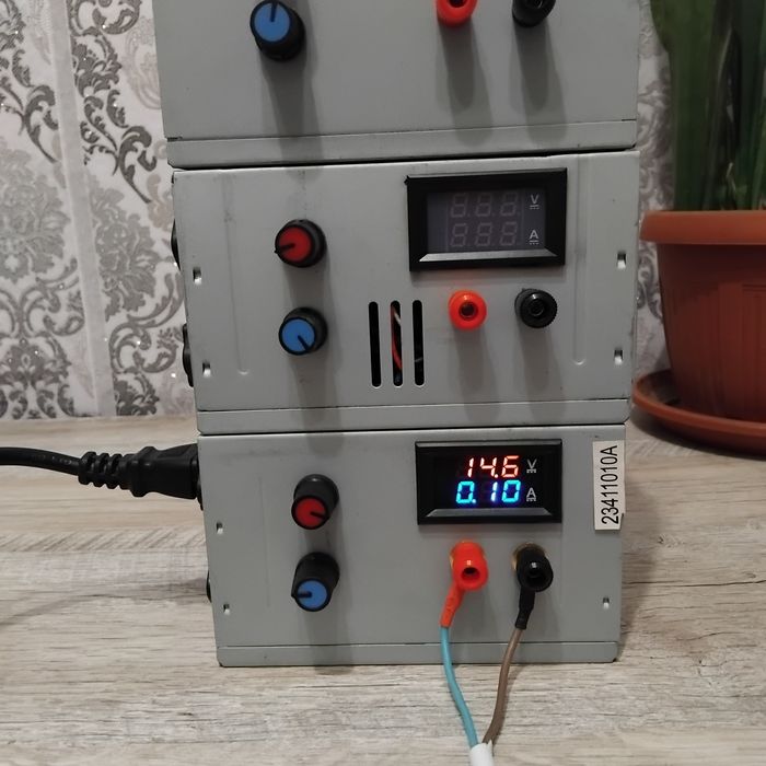 Зарядка для акамуляторів