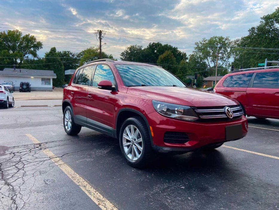 Volkswagen Tiguan Sport      2015