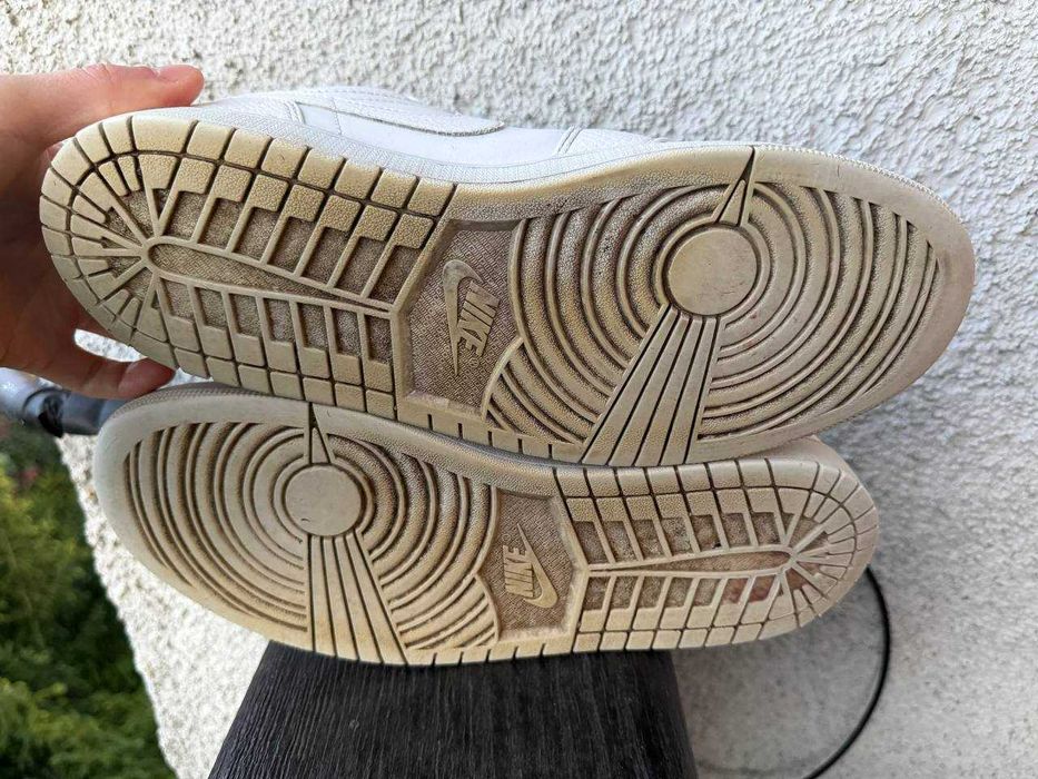 Кросівки Nike Air Jordan 1 Low (44.5)