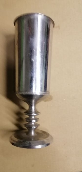 Бокал с нержавеющей стали