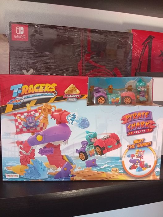 T-racers Pirate shark attack